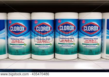 Michigan, Us, Oct 3, 2021: Clorox Disinfecting Wipes Stand On A Shelf In A Meijer Store