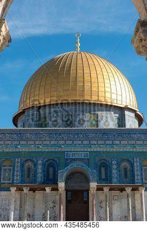 Dome Of The Rock Islamic Shrine On Temple Mount, Jerusalem, Israel