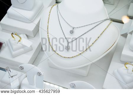 Jewelry Diamond Shop With Rings And Necklaces Luxury Retail Store Window Display Showcase