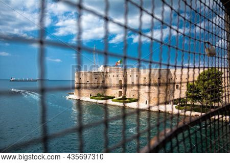 Taranto, Italy - 18 August 2021: Aragonese Castle In The Ionian Sea In Taranto