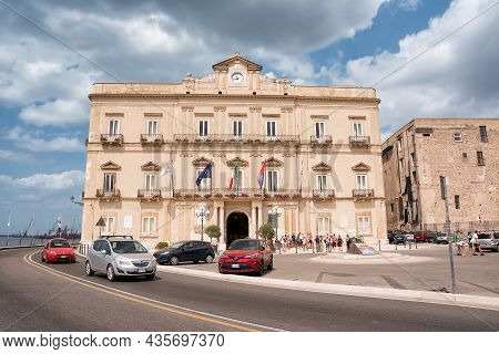 Taranto, Italy - 18 August 2021: Municipal Palace Of Taranto With Tourists