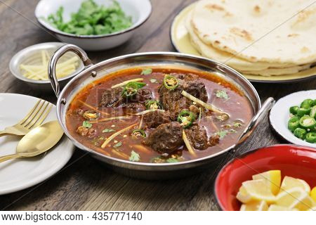 beef nihari, pakistani curry cuisine