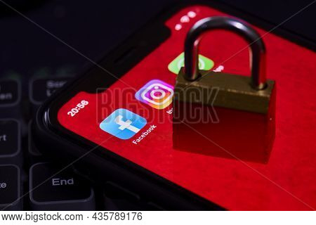 Tashkent, Uzbekistan - 6 October 2021: Most Popular Social Media Icons. Facebook, Whatsapp And Insta