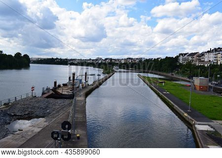 Koblenz, Germany - 08 10 2021: River Lock Of The Mosel While Filled