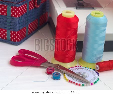 Threads And Scissors