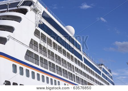 Cruise Liner