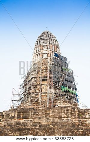 View Of Wat Ratburana In Ayutthaya, Thailand