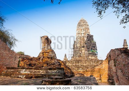 View Of Wat Ratburana In Ayutthaya, Thailand