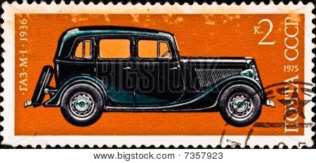 Briefmarke zeigt Oldtimer 
