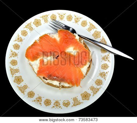 Bagel With Cream Cheese And Lox