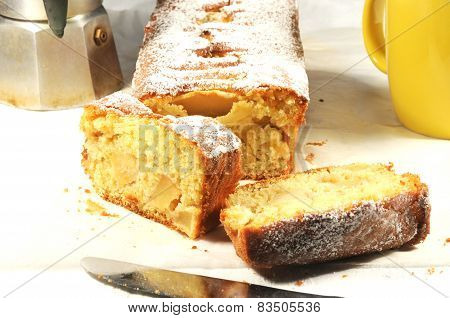Sweet Plumcake with apples and honey