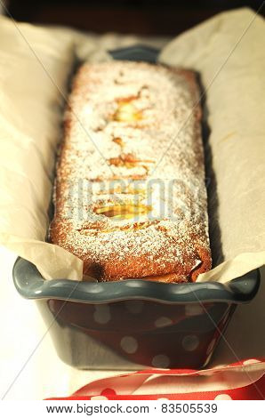 Sweet Plumcake with apples