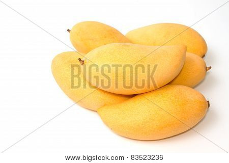 Fresh Ripe Mangoes