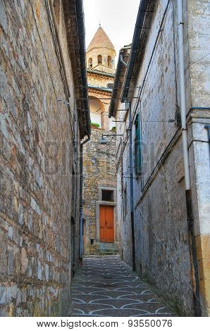 Alleyway. Bovino. Puglia. Southern Italy.