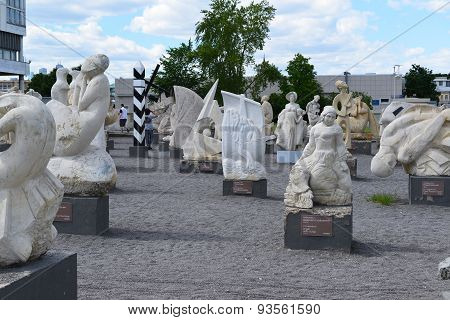 Moscow, Russia -May, 12,2015, Muzeon Park In The Center Of The City,  Place Of Walks And Sculptures