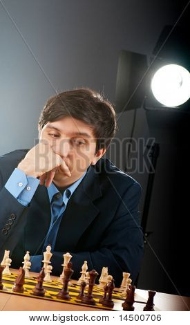 FIDE แกรนด์มาสเตอร์ Vugar Gashimov (อันดับโลก - 12) จากอาเซอร์ไบจาน