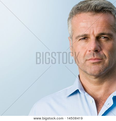 close up Portrait von schweren Reifen Geschäftsmann outdoor