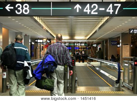 Pessoas no Aeroporto
