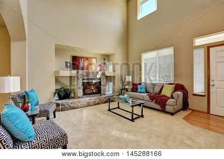 Cozy Luxury Family Room With High Ceiling And Entryway