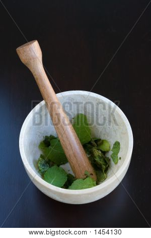 Mortaio e menta Pestal