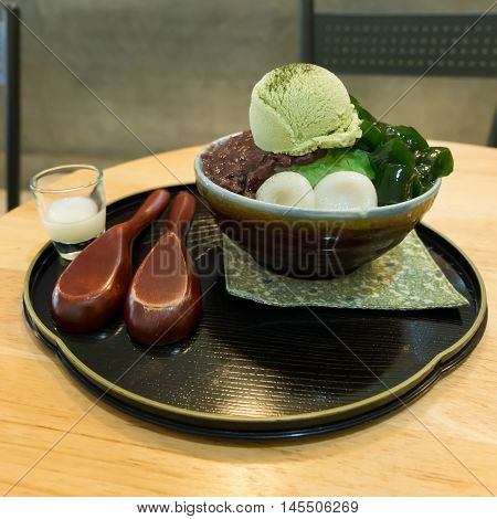 Japanese Green Tea Shaved Ice With Red Bean And Ice Cream