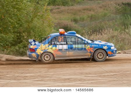 Rostov, Rusko - září 05: Uriy Volkov řídí auto Subaru Impreza během Rostov Velikiy Rusko