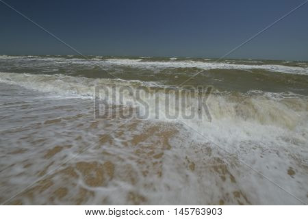 Narrow and long braid in the north-eastern part of the Crimean peninsula, consisting mainly of clam shell material, separating the bay from the Sea of Azov Siwash. The length of over 100 km, width from 270 m to 8 km.