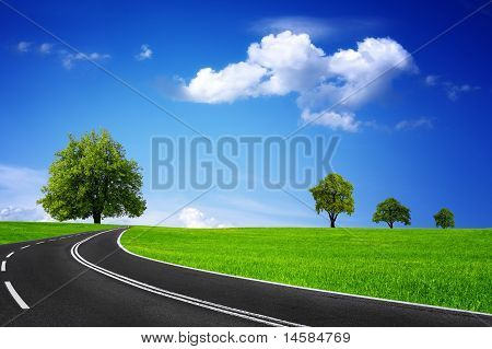 Reisen und grüne Landschaft