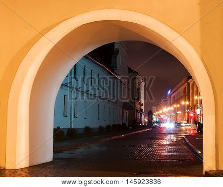 Minsk. Dozhdlivyye sumerki v starom gorode.

Minsk. Rainy dusk in the old town.