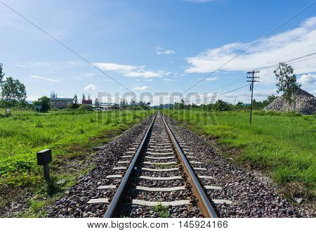 Track railroad to leading the desire the target