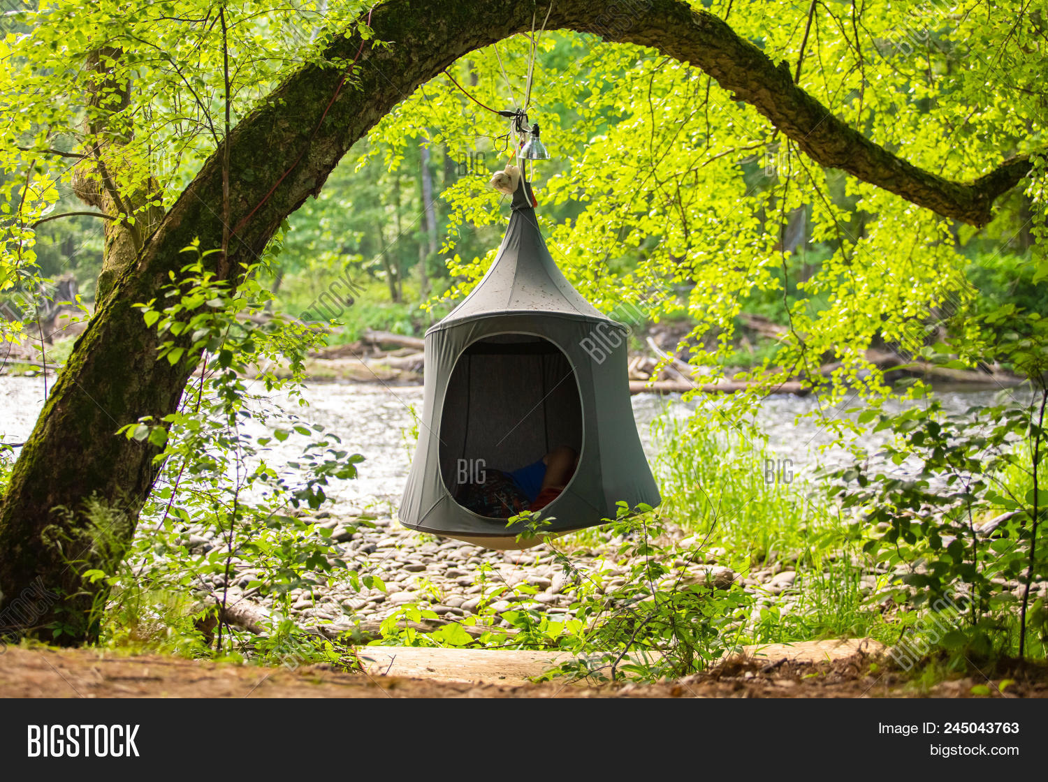 cacoon hanging tent