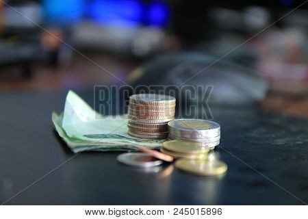 A Coin Is A Graph In A White Background. Business Ideas Add A Column To Your Savings. Business Banki