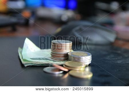 A Coin Is A Graph In A White Background. Business Ideas Add A Column To Your Savings. Business Banki