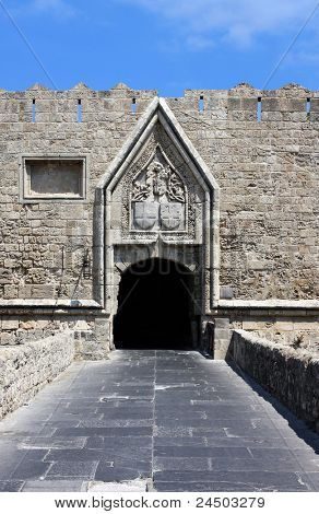 Agiou Ioannou puerta de la ciudad medieval de Rodas
