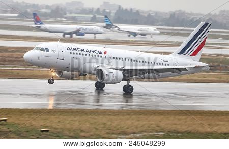 Airplane Landing To Airport