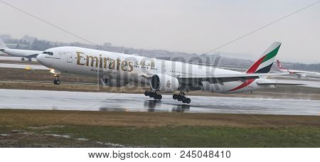 Airplane Landing To Airport