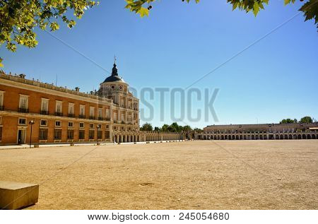 Aranjuez in a Spanish tourist destination, famous for its historical heritage, is also called the royal estate of Aranjuez as it was one of the royal properties of the crown of Spain.