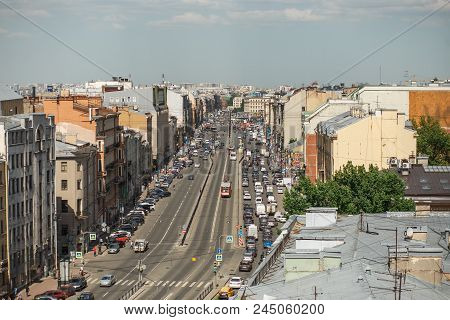 Saint-petersburg, Russia, 21.05.2018: The View From The Roof On Ligovsky Prospekt With Traffic And M