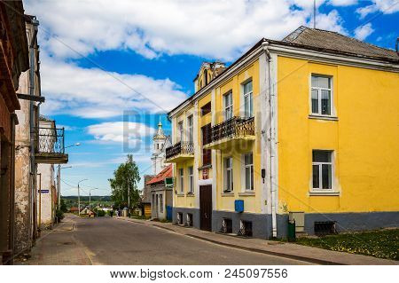 View Of The Old Architecture In Novogrudok, Historical Buildings On The Market Square (xviii-xix Cen