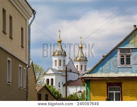 View Of The Old Architecture In Novogrudok, Historical Buildings On The Market Square (xviii-xix Cen