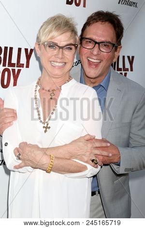 LOS ANGELES - JUN 12:  Kim Johnston Ulrich, Robert J Ulrich at the 