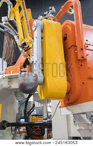 Detail Of Aluminum High Pressure Die Casting Machine