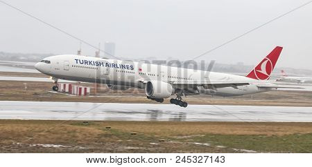 Airplane Landing To Airport