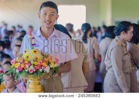 Kanchanaburi Thailand - June 14 : Unidentified Students Decorate Pedestal Tray And Flower For Give T