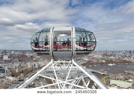 London, Uk - April 2018: The Ovoidal Passenger Capsule Of The London Eye, A Popular Giant Ferris Whe