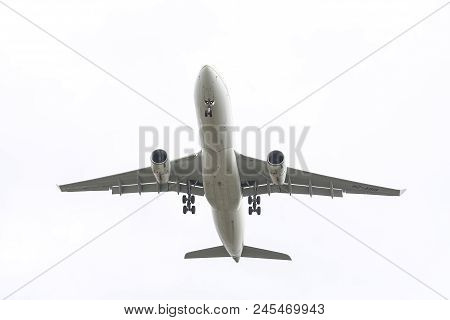 Airplane Approach To Landing