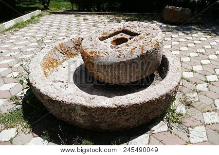 Seten Stone, Large Carved Stone Mill To Grind Flour And Bulgur,
Carved Stone Mill,