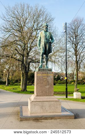 John Candlish M.P. (1815-1874) Statue, situated in Mowbray Park, Sunderland, Tyne & Wear