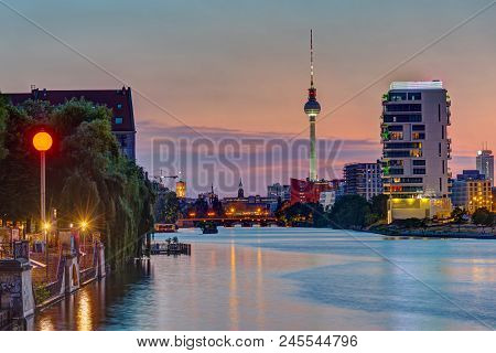 The River Spree In Berlin After Sunset With The Tv Tower In The Back