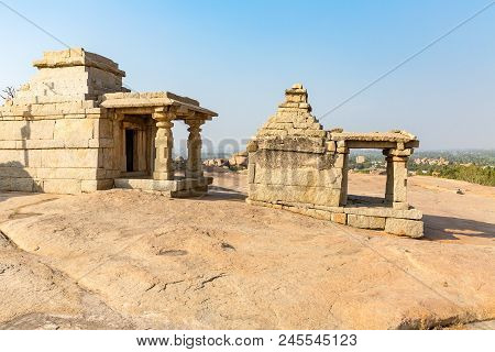 Hemakuta Hill Temples, Hampi, Karnataka, India, Asia